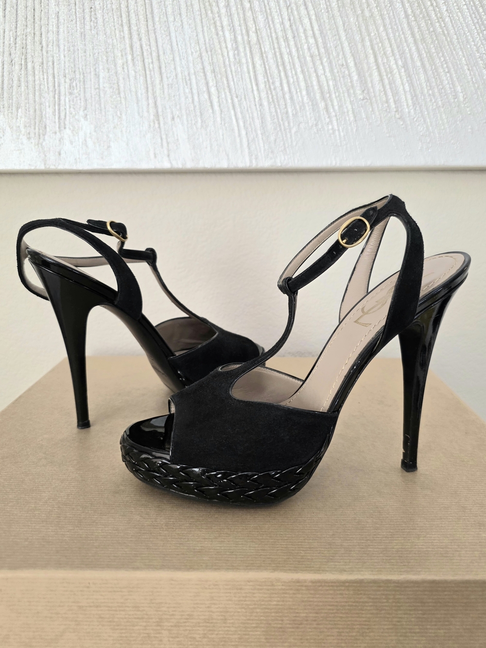 YSL Black Suede & Patent Leather T-Strap Platform Sandals Heels EU 38.5 / US 8